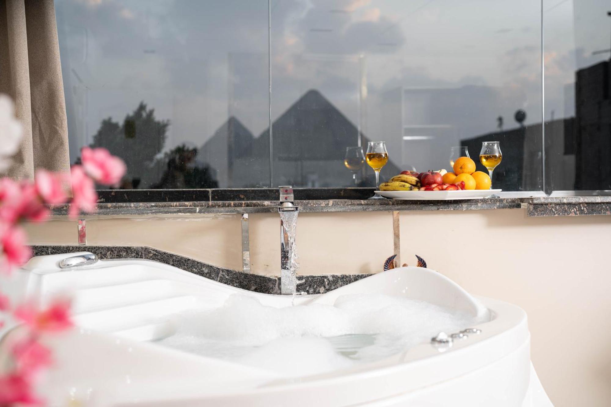 Camel Pyramids View Bed & Breakfast Cairo